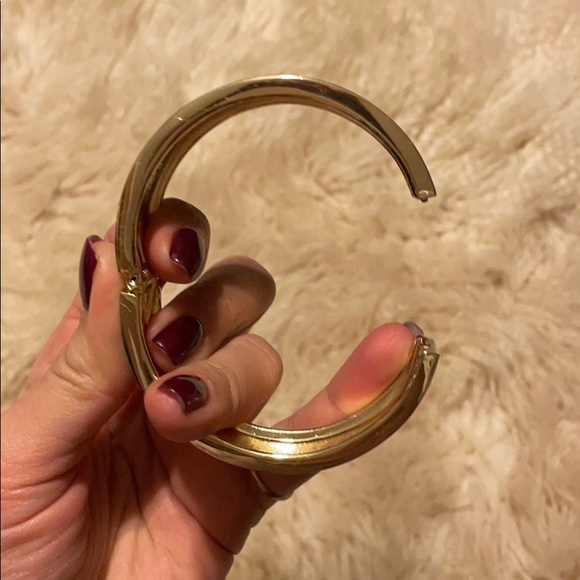 Stackable Gold Bangles - Picture 5 of 7